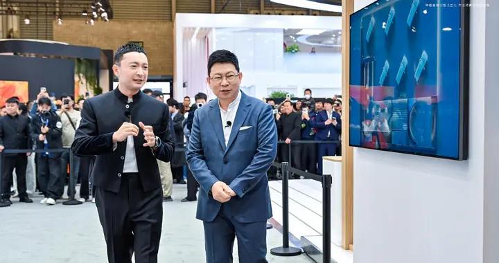 華爲Mate 80系列亮相AWE 2026 從春晚舞臺到展會再展旗艦實力