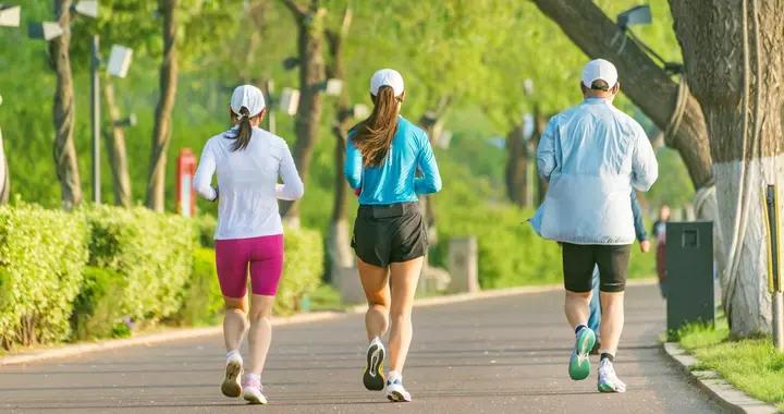 每天跑5公里卻不瘦？揭祕一個月合理減重範圍，教你打破平臺期