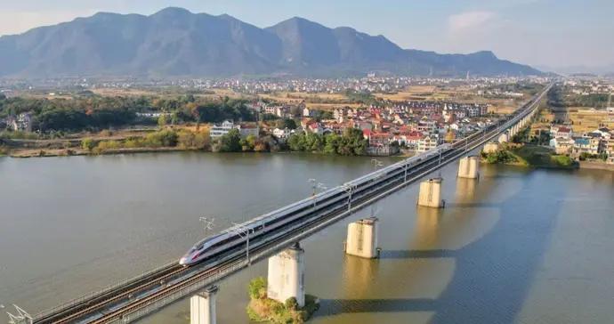 朱麗平代表：完善“票根經濟”，將旅客流量轉化爲消費增量