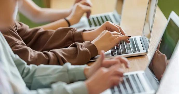 微言 | 防止青少年沉迷社交媒體：守護成長不止“隔離牆”