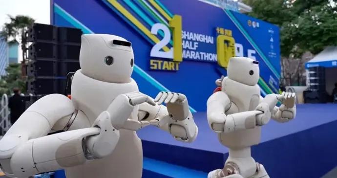 “浦東機器人天團”再度亮相上海半馬！全區已集聚具身智能企業超百家