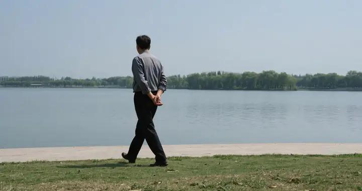 別再“遛彎式”散步了！這樣走才消耗脂肪，附註意事項