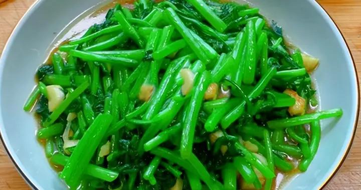 比韭菜鮮，比芹菜香，春天這菜簡單一炒，比肉還受歡迎！
