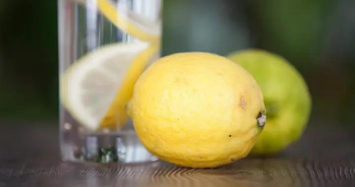 別再猛喫檸檬了！喫多了這些壞處找上門，看完再也不敢瞎喫