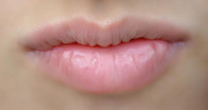 晨起嘴幹苦、喫啥都沒味？這些隱藏原因要知道，改善方法超實用