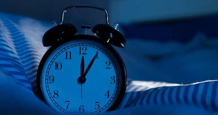 不是8小時！每晚睡夠這個時長，對代謝最友好