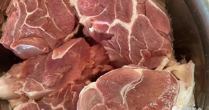 燉牛肉時，牢記“三放兩不放”，牛肉軟爛入味，不腥不柴，特好喫