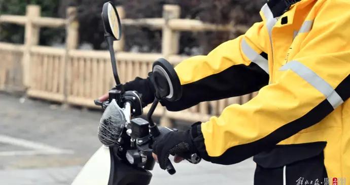 微言 | 反感的從不是“名校生騎手”，而是有人在假裝送外賣