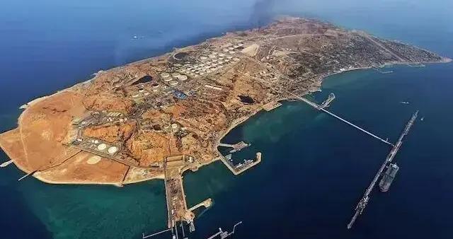 特朗普據報考慮佔領或封鎖哈爾克島