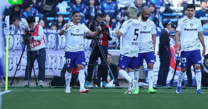 福岡黃蜂2-2大阪鋼巴，點球大戰14-13取勝，小畑裕馬送禮+兩撲點