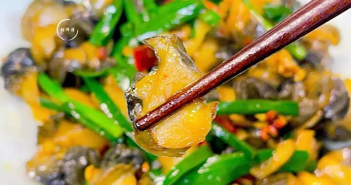 鈣是牛肉的10倍，鐵是豬肝的3倍，中老年使勁喫，腿腳有勁精神足