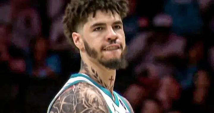 超越老庫裏，三球爲黃蜂投進930粒三分球排名隊史第二