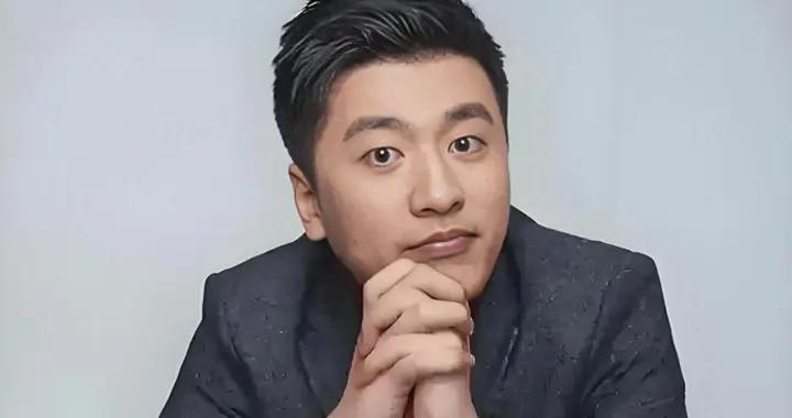 張雪峯去世不到48小時，名人暗諷惹衆怒，結局大快人心！