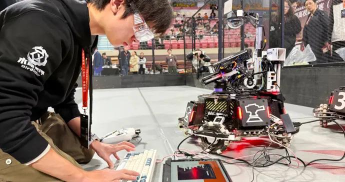 爲青春賦予榮耀，讓思考擁有力量，機甲大師高校系列賽在滬舉行