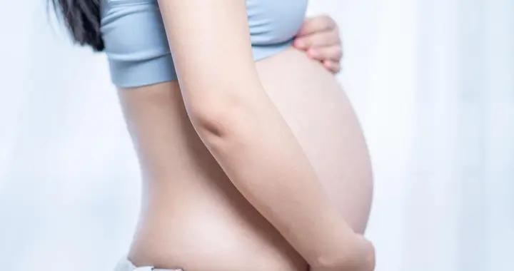 羊水少=胎兒危險？孕期出現這情況別慌，醫生教你正確處理和預防