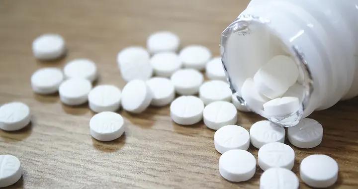 喝酒前喫藥能解酒？科學真相來了，這些食物纔是“護胃神器”