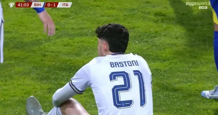 自基耶利尼以來，巴斯托尼是首位世預賽染紅的意大利球員