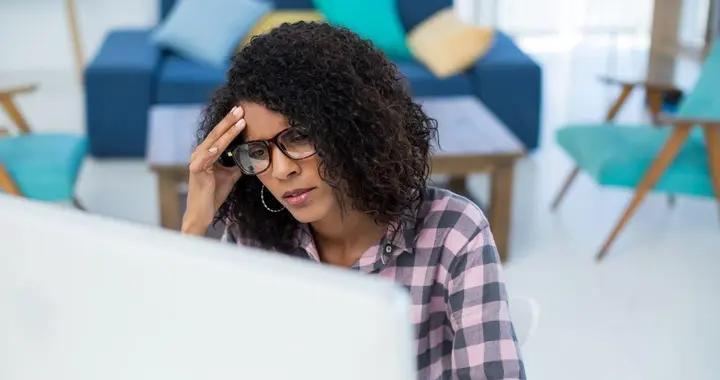 突然頭暈目眩別亂處理！這些錯誤做法可能加重，附正確應對和原因