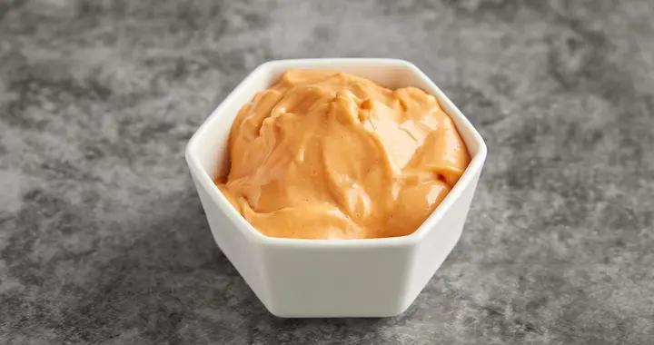 沙拉醬熱量有多高？低脂款推薦+自制方法，減肥也能喫美味沙拉