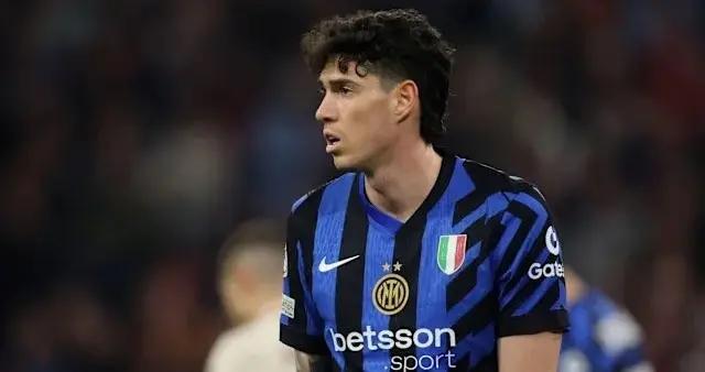 國米球迷拉橫幅支持巴斯托尼：昂首挺胸，你的支持者與你同在