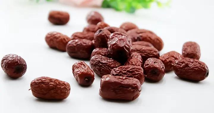 減肥黨注意！睡前/加餐別碰幾種水果，熱量堪比主食，容易囤脂肪