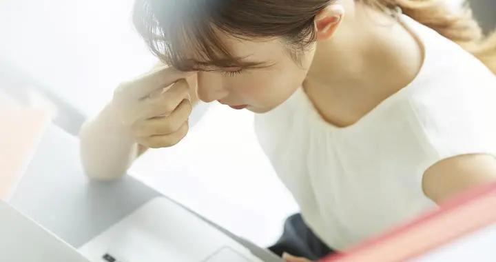 長期盯屏幕眼睛疼？學會“20-20-20”法則，輕鬆告別眼疲勞