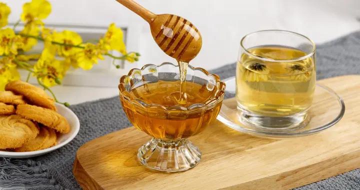 喝蜂蜜水解酒靠譜嗎？科學解析其原理，酒後調理看這篇