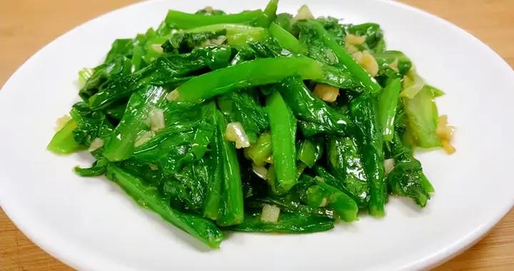 炒青菜不發苦、不出水的祕訣！3個小技巧，脆嫩入味超好喫