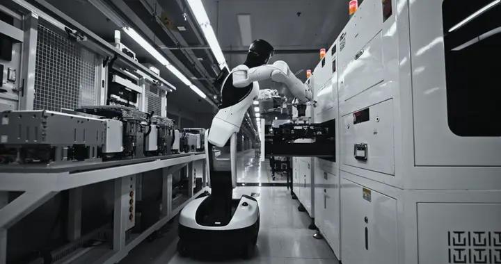 全球首個具身智能“併線”落地：難倒年輕人的流水線，機器人“一個頂倆”