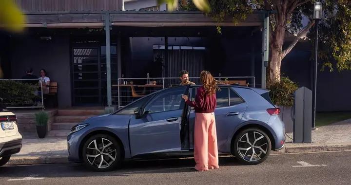 遲到六年，大衆 ID.3 Neo 終於改掉「反人類」設計，可惜時代不等人