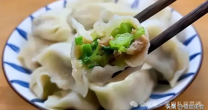 4月喫餃子，我家就愛包這個餡！比韭菜豬肉還香，鮮到舔盤子！