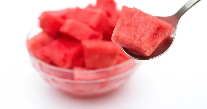 “大姨媽”駕到，西瓜到底能不能碰？3個注意事項記牢少遭罪