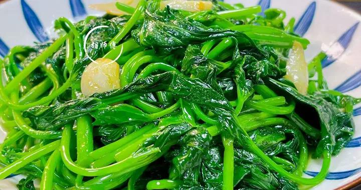 春天使勁喫這菜，一清腸通便，二養肝明目、三補鈣補鉀，別不懂喫