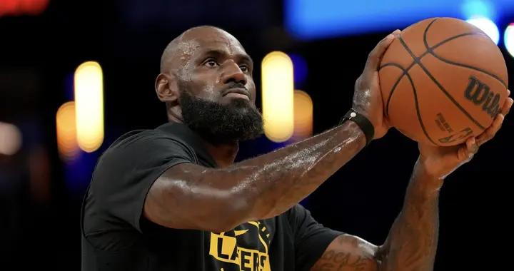 TA：詹姆斯下賽季無意舉辦告別巡演，退役仍是真實選項