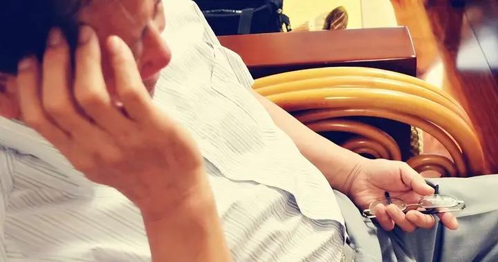 肝經不通的典型表現，從頭到腳都有信號，快對照看看你有沒有