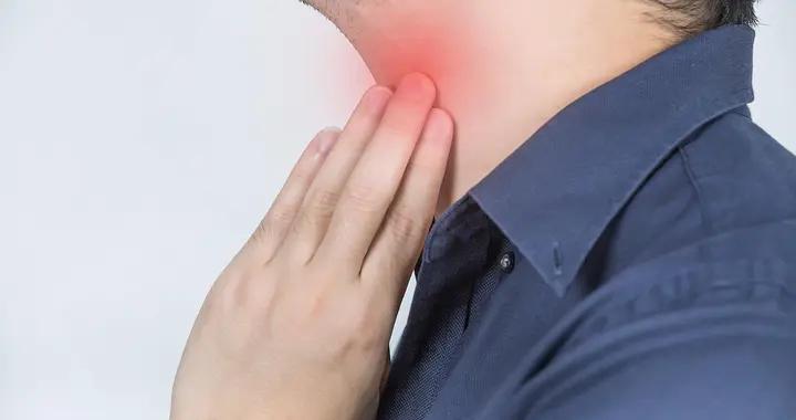 晨起喉嚨有痰咽不下？可能是鼻子或胃在“搗亂”，別忽視