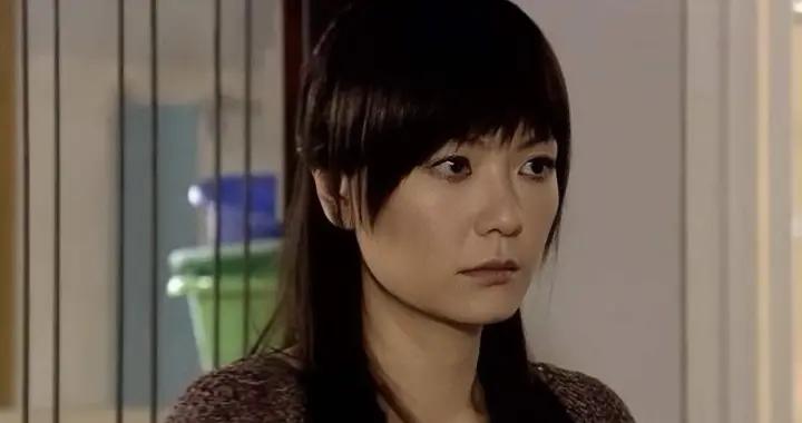 48歲田蕊妮癌症復發，心情沉痛難以接受，持續低燒宣佈停工治病