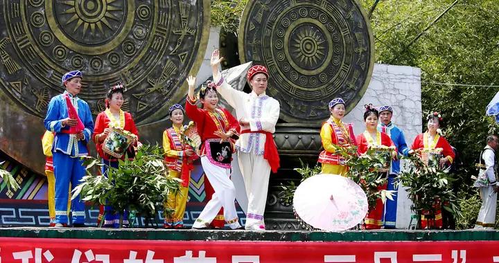 明日三月三，老話說：一菜端上桌，人旺財也旺，啥菜？老傳統別丟