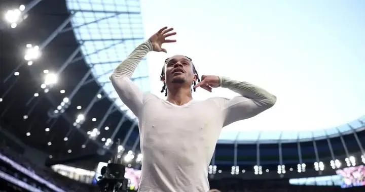 TA：西蒙斯敢於在重壓狀態拿球，他是熱刺保級最核心的依靠