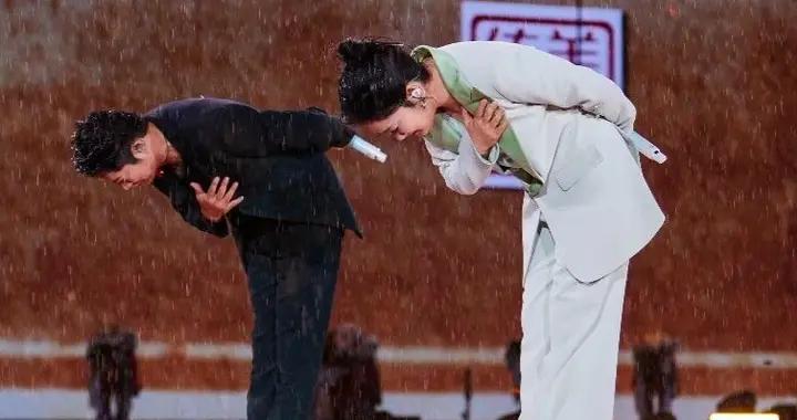 鳳凰傳奇現狀：一個年入千萬，一個負債累累，真相不簡單……