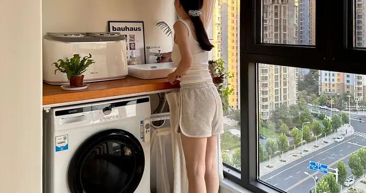 小陽臺逆襲！裝修的這麼美，不只是封一半留一半，3種做法很機智~