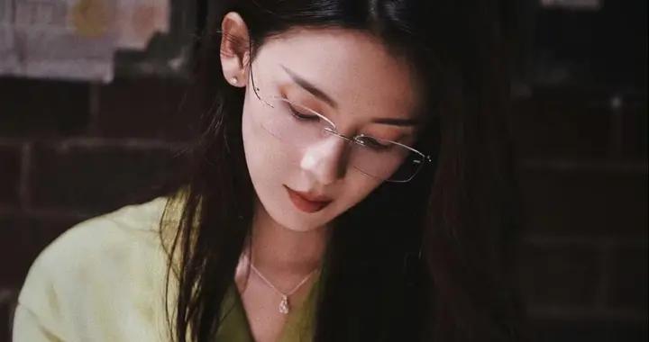 和女上司越界之後，她讓我不要多想，我卻魂不守舍，直到她心軟