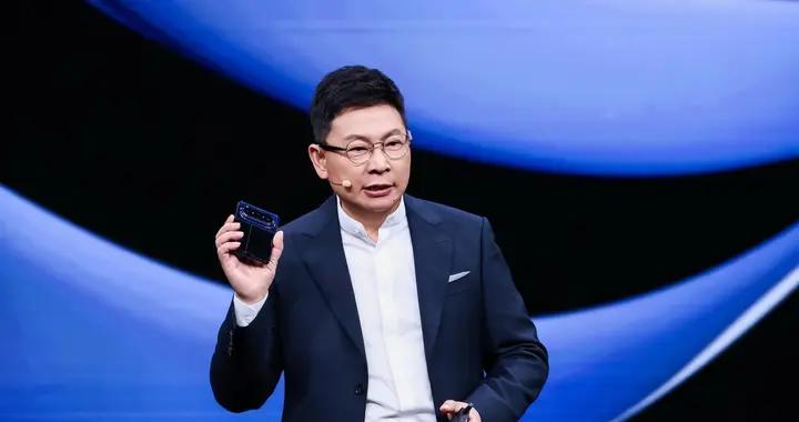 全球首款大闊折有多猛？華爲Pura X Max讓人心動不已 售價10999元起