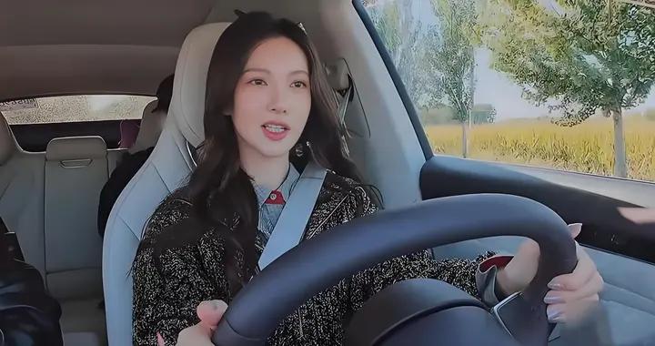 金晨被曝肇事逃逸不到24小時，又迎2大噩耗，這次，誰能救得了她