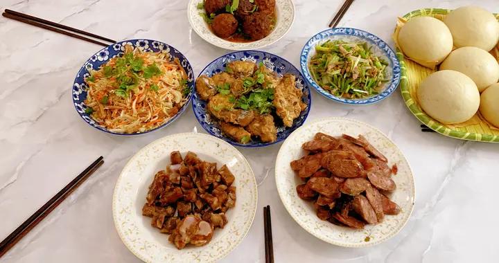 河南一家四口的午餐，在朋友圈火了，網友說：色香味俱全，好想喫