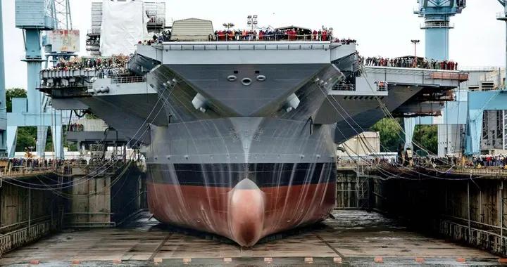 中國004航母被曝正吊裝方盒子，這難道真是核動力？