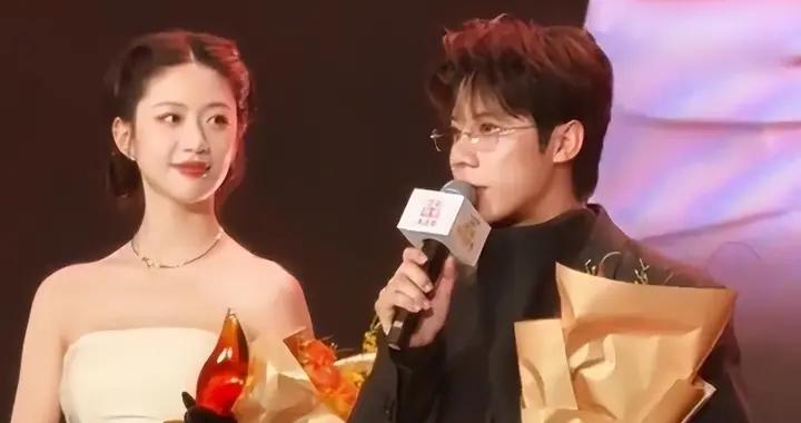 向涵之心碎了！戀情曝光一天官宣分手，男友被司曉迪曝光疑似劈腿