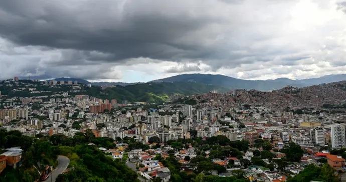 疑似遭美軍空襲！多架美軍“支奴幹”在加拉加斯低空飛行