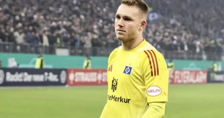 德媒：佩雷茨租借南安普頓的交易擱置，漢堡找到新門將才放人