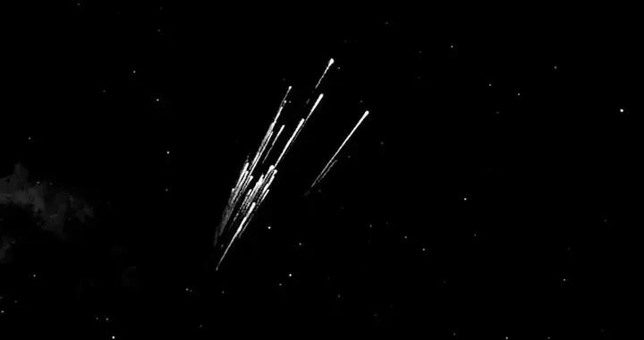 天塌了！本來對着流星許願，網友說那是馬斯克倒的垃圾